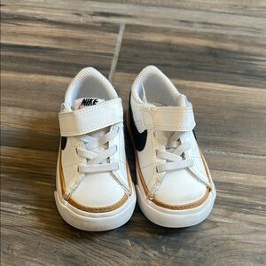 Nike White and Brown Canvas Sneakers